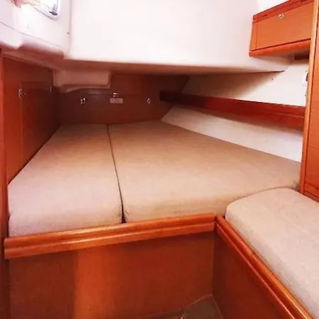 Hotel Narayana Sailing Yacht *
