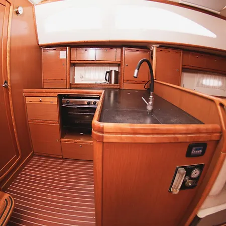 Narayana Sailing Yacht Hotel